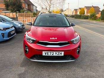 Used Kia Stonic 2023 for sale - 77965528: Photo