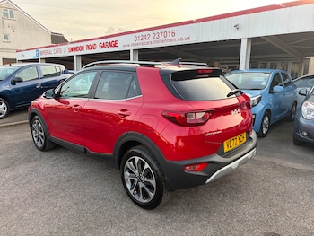 Used Kia Stonic 2023 for sale - 77965528: Photo