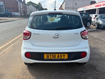Used Hyundai i10 2018 for sale - 79504640: Photo