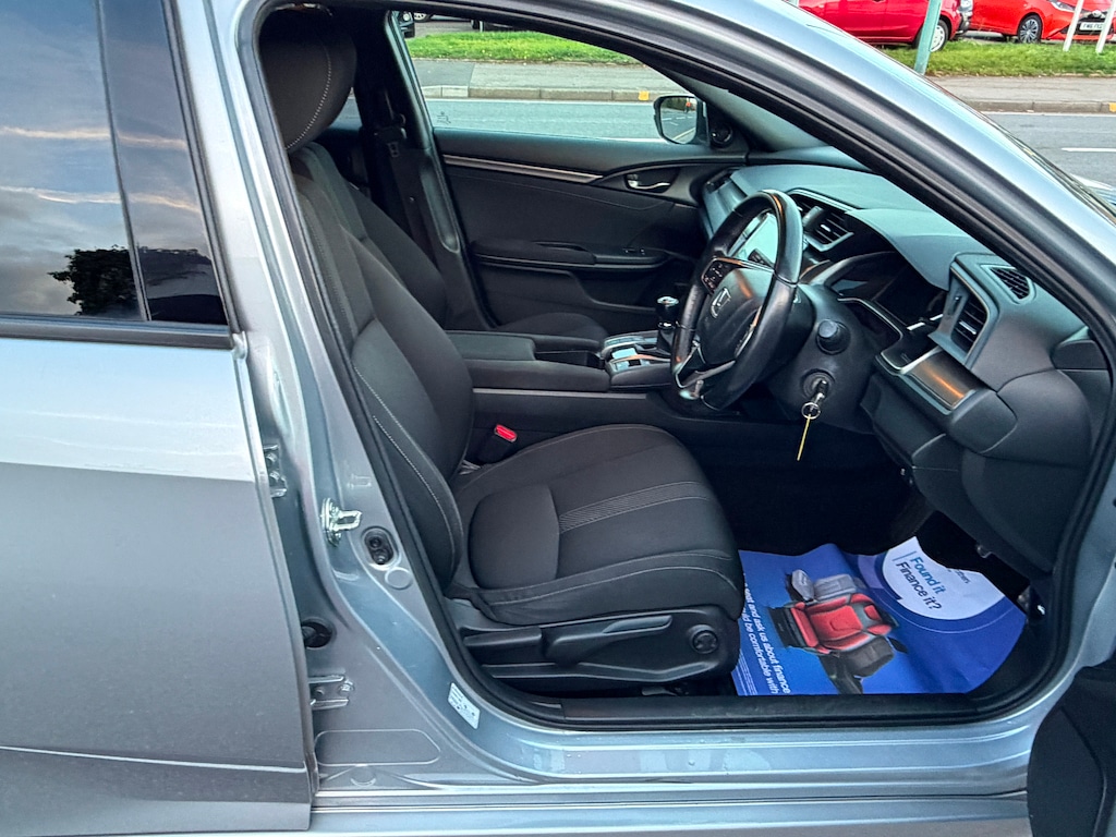 Used Honda Civic 2019 for sale - 76609800: Photo 10