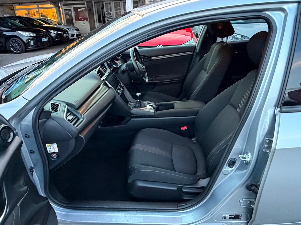 Used Honda Civic 2019 for sale - 76609800: Photo 23