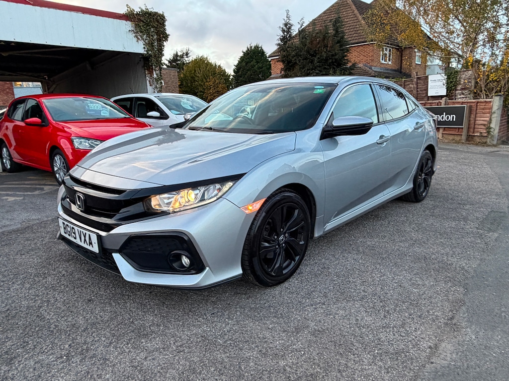 Used Honda Civic 2019 for sale - 76609800: Photo 3