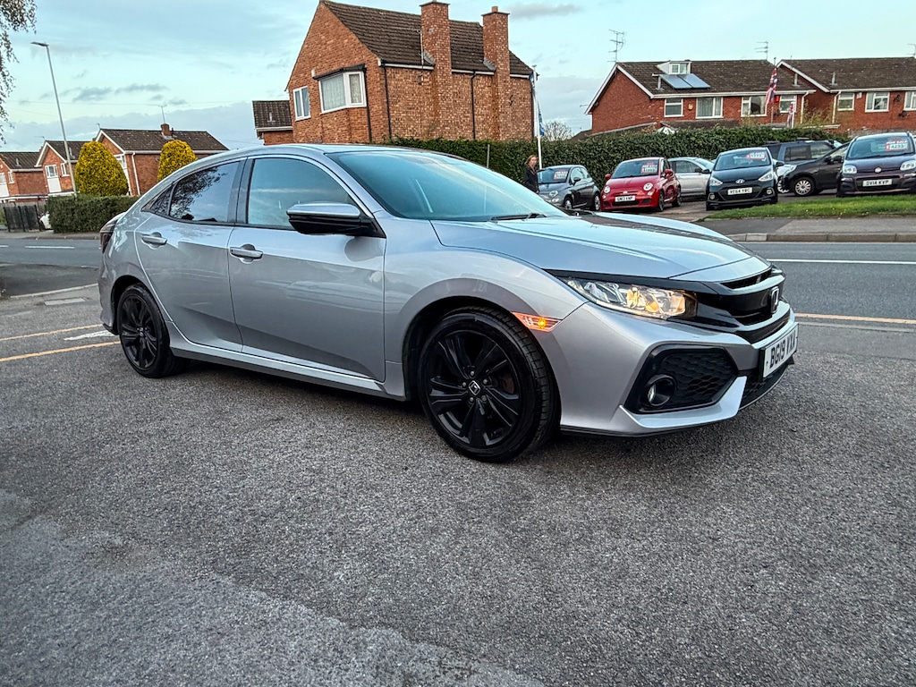 Used Honda Civic 2019 for sale - 76609800: Photo 5