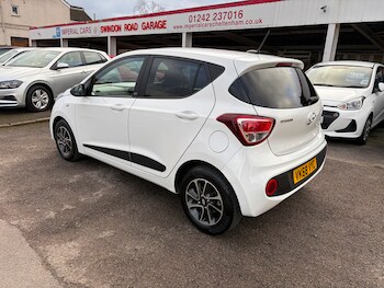 Used Hyundai i10 2018 for sale - 77198528: Photo