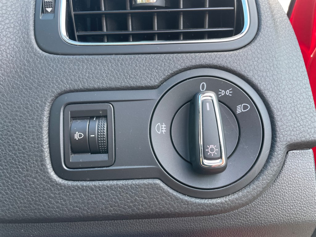 Used Volkswagen Polo 2015 for sale - 76609784: Photo 13