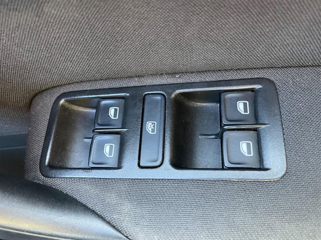 Used Volkswagen Polo 2015 for sale - 76609784: Photo 16