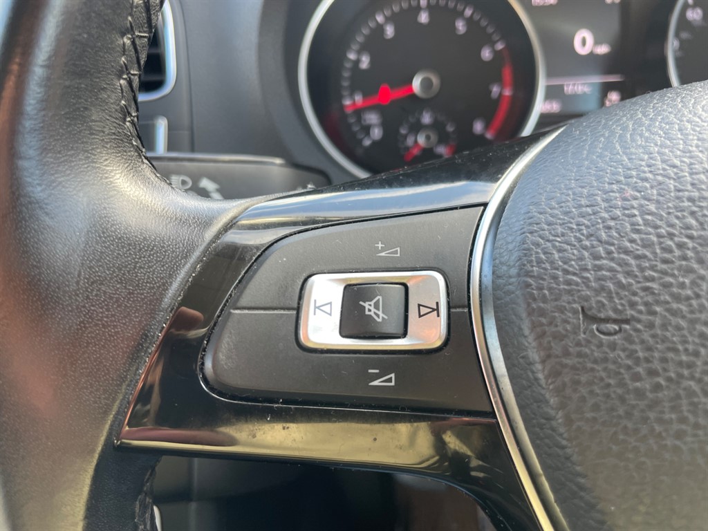 Used Volkswagen Polo 2015 for sale - 76609784: Photo 18