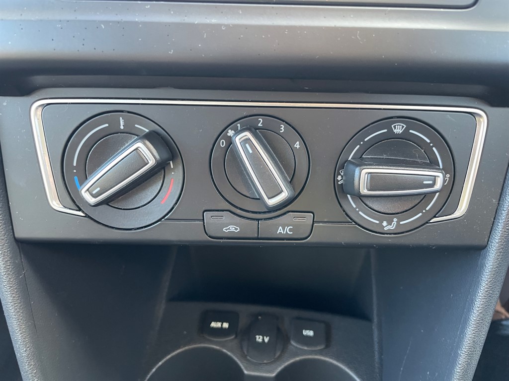 Used Volkswagen Polo 2015 for sale - 76609784: Photo 20