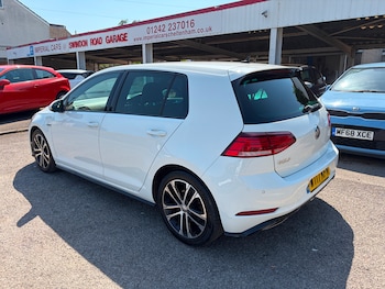 Used Volkswagen Golf 2017 for sale - 78724795: Photo