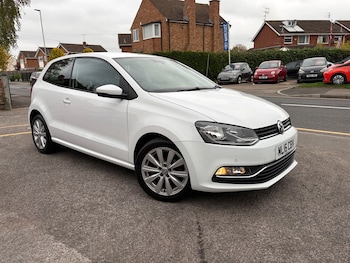 Used Volkswagen Polo 2016 for sale - 76609778: Photo