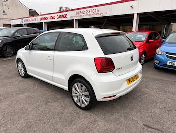 Used Volkswagen Polo 2016 for sale - 76609778: Photo