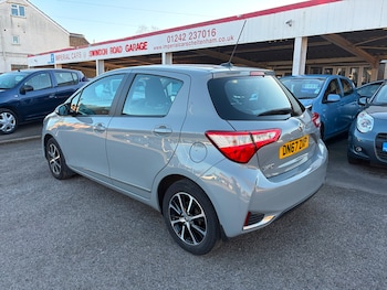Used Toyota Yaris 2018 for sale - 77942515: Photo