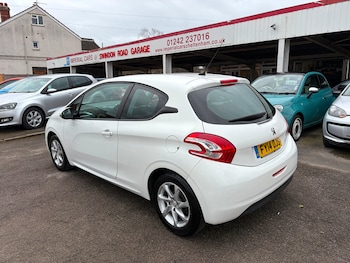 Used Peugeot 208 2014 for sale - 77833814: Photo