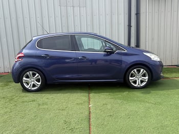 Used Peugeot 208 2015 for sale - 79560760: Photo