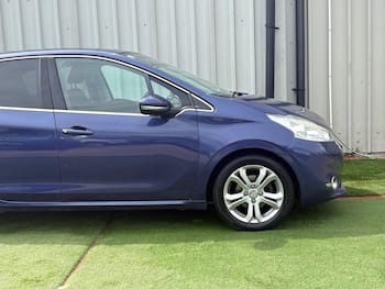Used Peugeot 208 2015 for sale - 79560760: Photo