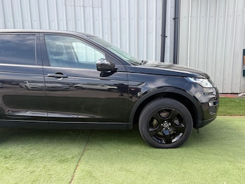 Used Land Rover Discovery Sport 2015 for sale - 79232778: Photo