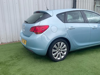 Used Vauxhall Astra 2010 for sale - 79076393: Photo