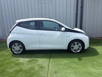 Used Toyota AYGO 2015 for sale - 79076399: Photo