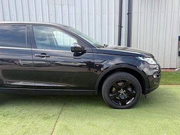 Used Land Rover Discovery Sport 2015 for sale - 79776427: Photo