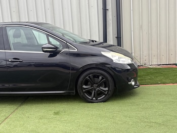 Used Peugeot 208 2012 for sale - 79288022: Photo