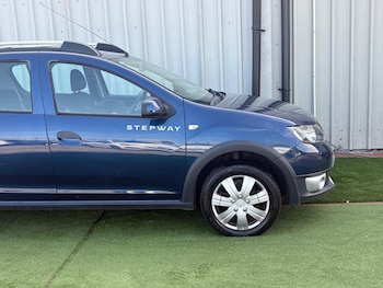Used Dacia Sandero 2016 for sale - 79288016: Photo