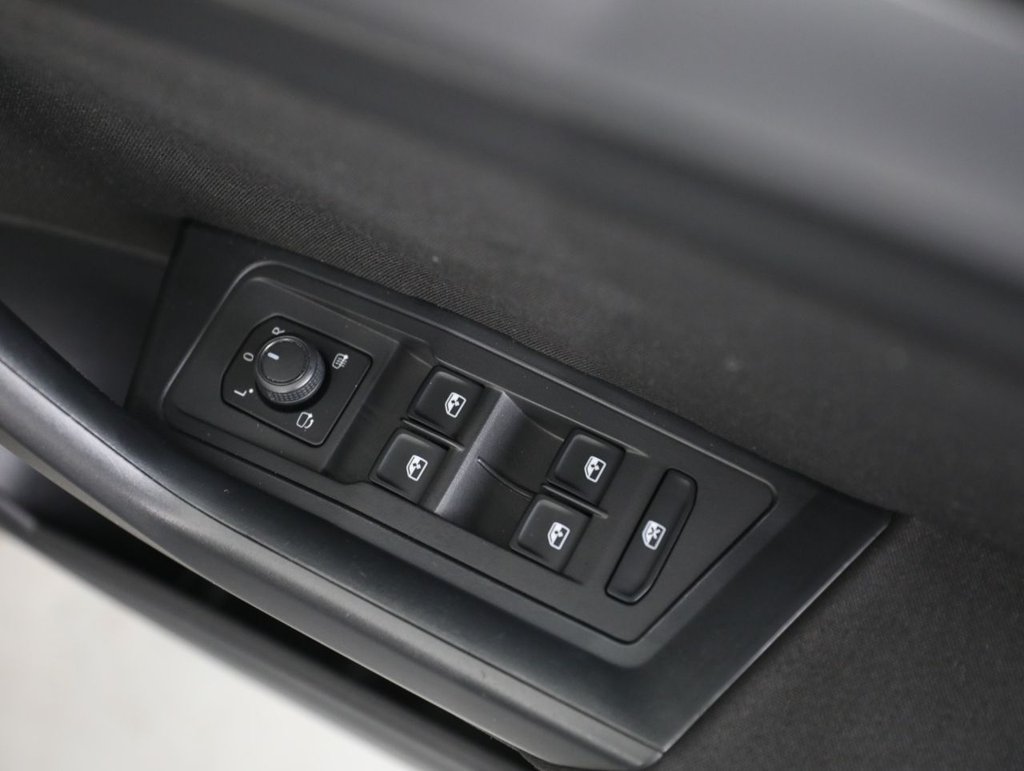 Used Volkswagen T-Roc 2022 for sale - 77067594: Photo 35