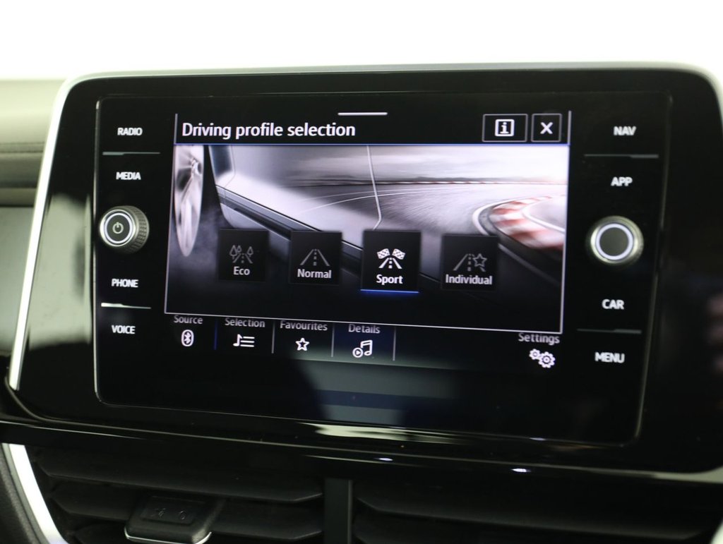 Used Volkswagen T-Roc 2022 for sale - 77164102: Photo 33