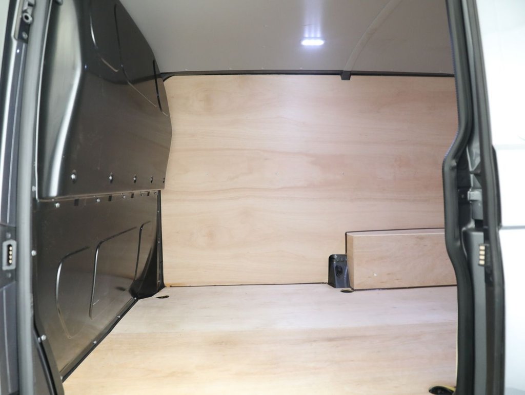 Used Volkswagen Transporter 2022 for sale - 77971633: Photo 36