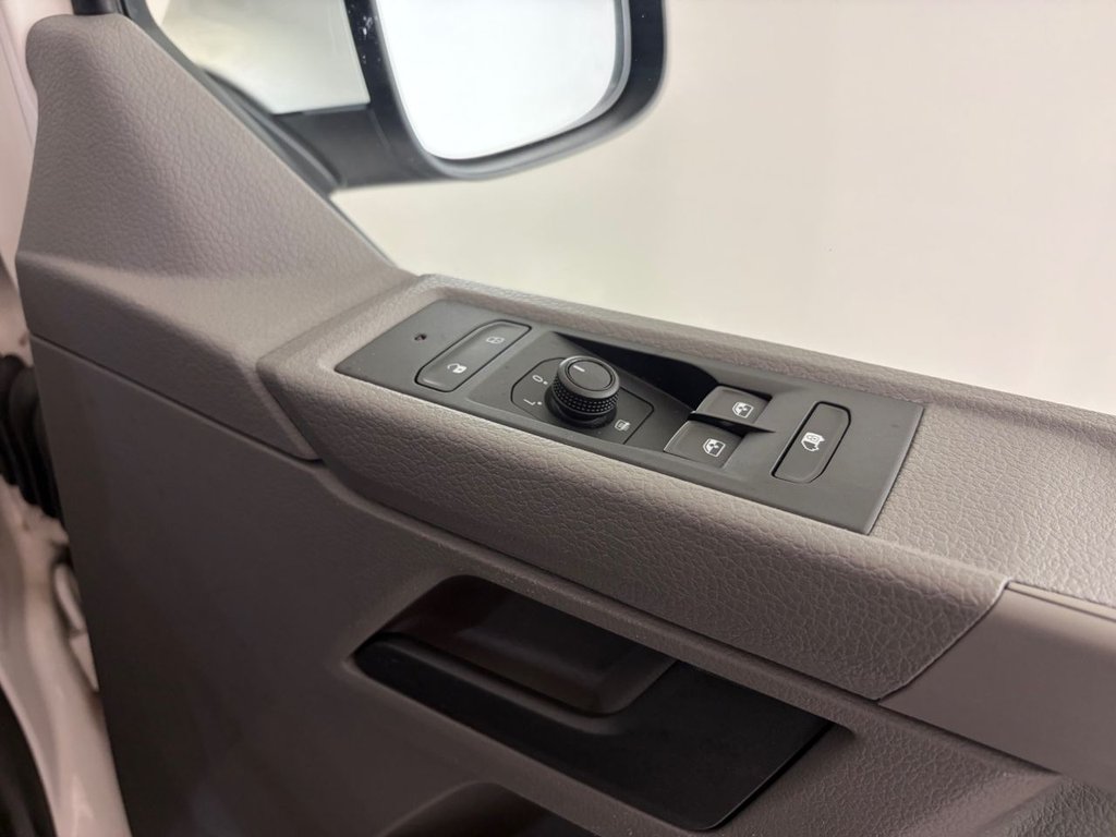Used Volkswagen Transporter 2021 for sale - 77885102: Photo 24