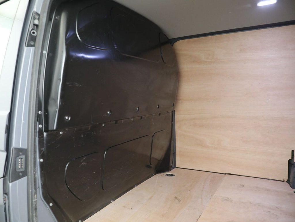 Used Volkswagen Transporter 2021 for sale - 77855516: Photo 39