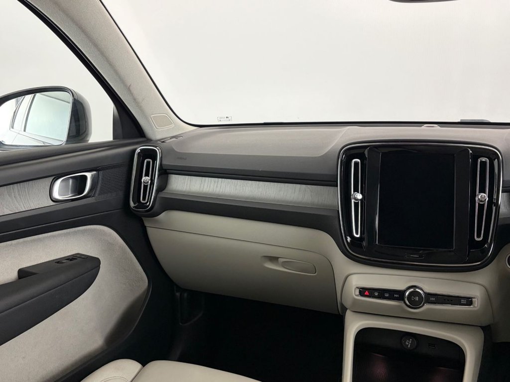 Used Volvo XC40 2021 for sale - 77978937: Photo 27