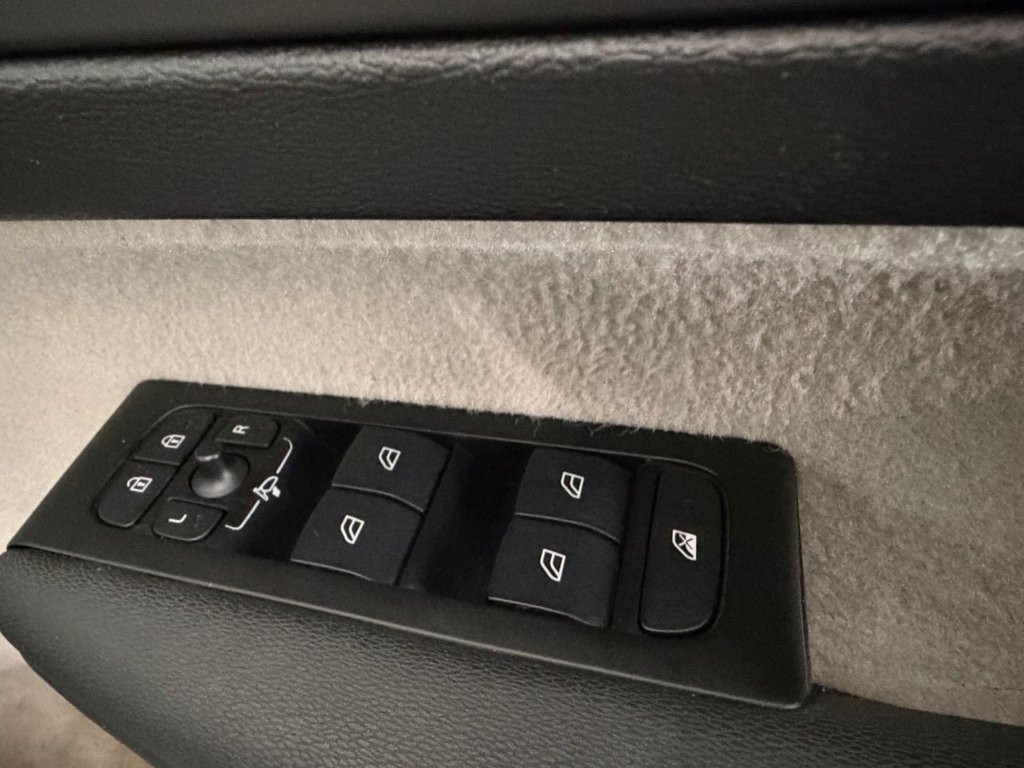 Used Volvo XC40 2021 for sale - 77978937: Photo 36