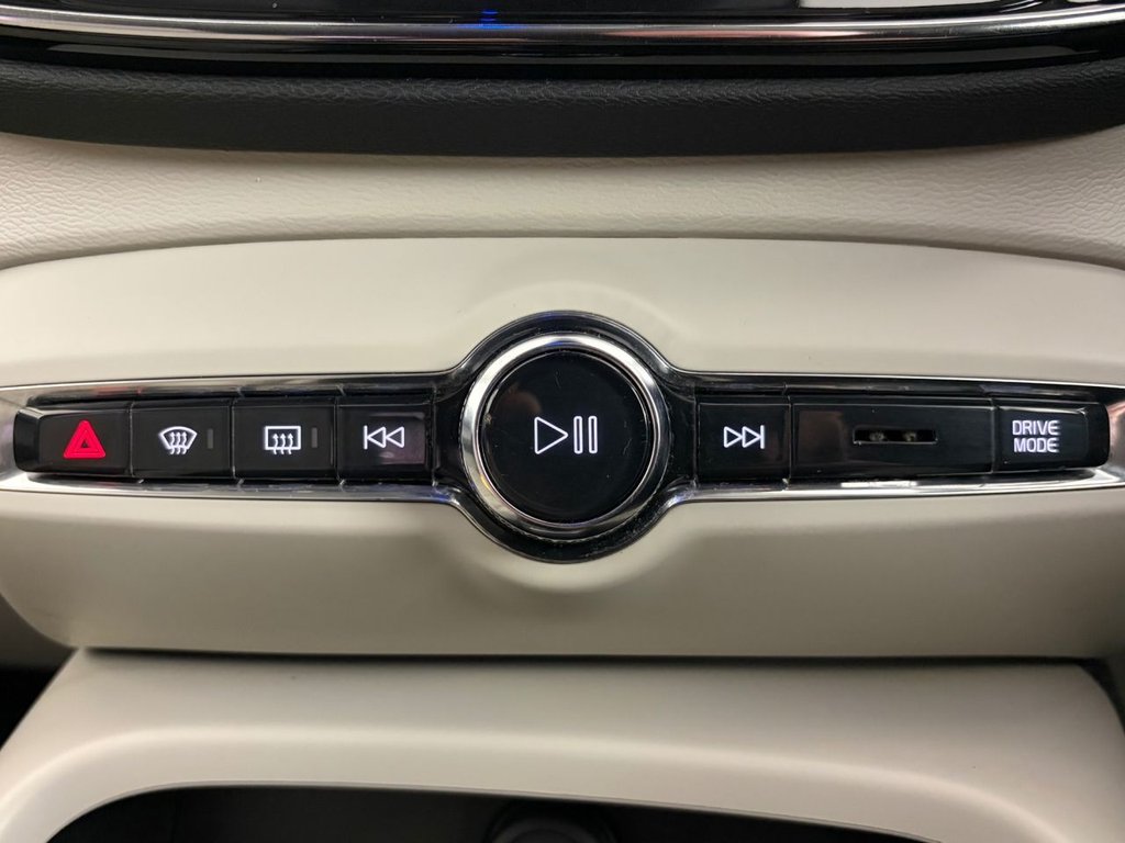 Used Volvo XC40 2021 for sale - 77978937: Photo 38