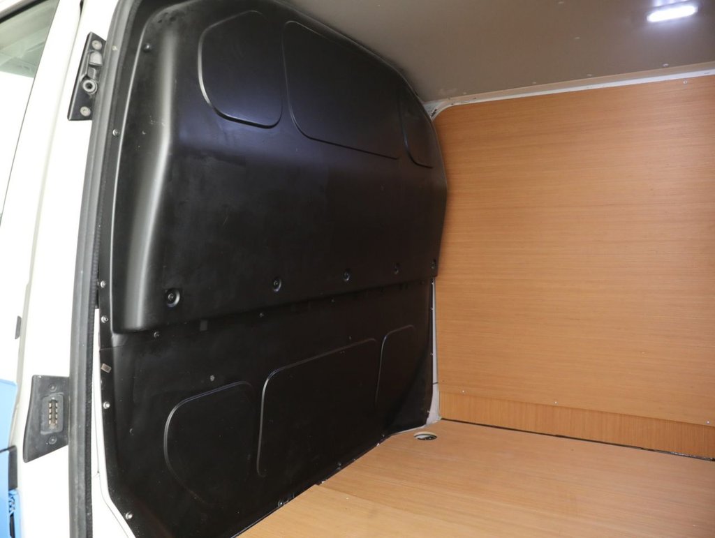 Used Volkswagen Transporter 2022 for sale - 77239346: Photo 38