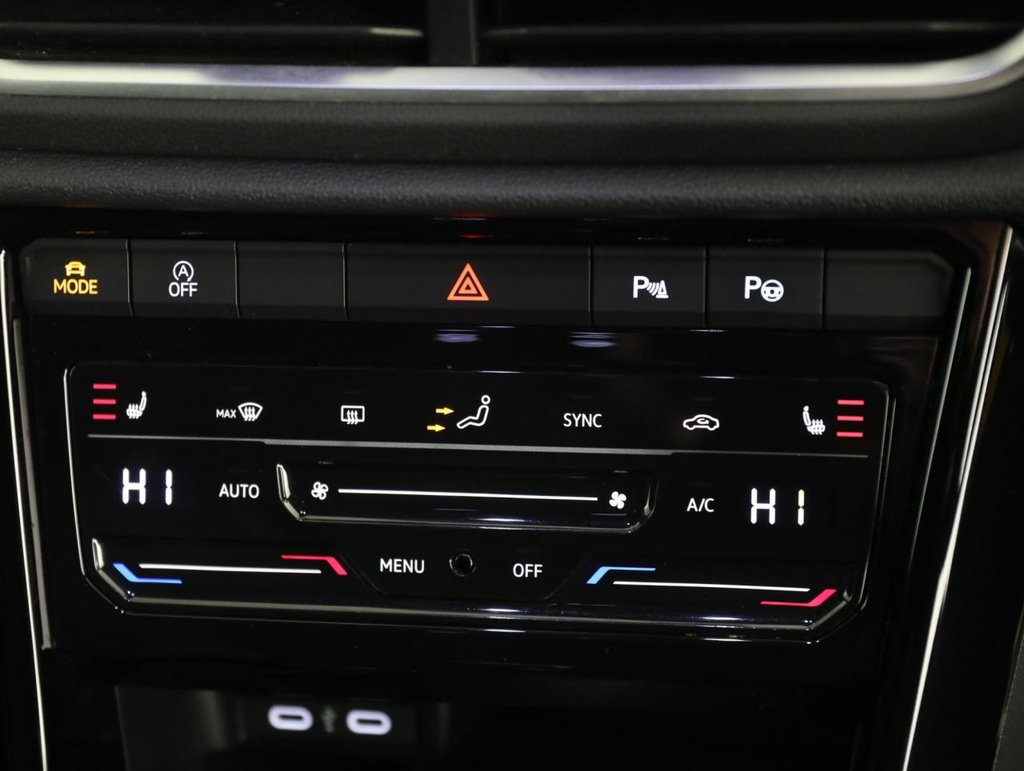 Used Volkswagen T-Roc 2023 for sale - 78102697: Photo 25