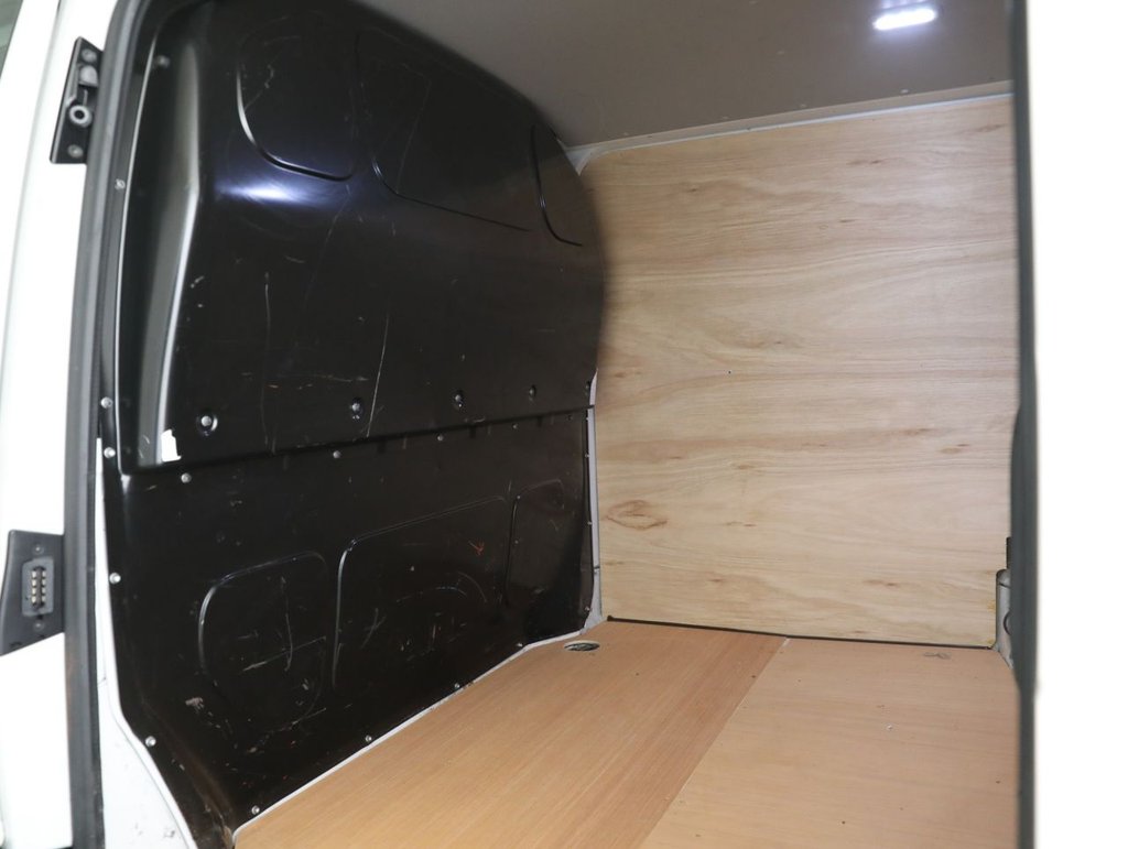 Used Volkswagen Transporter 2023 for sale - 78008773: Photo 38