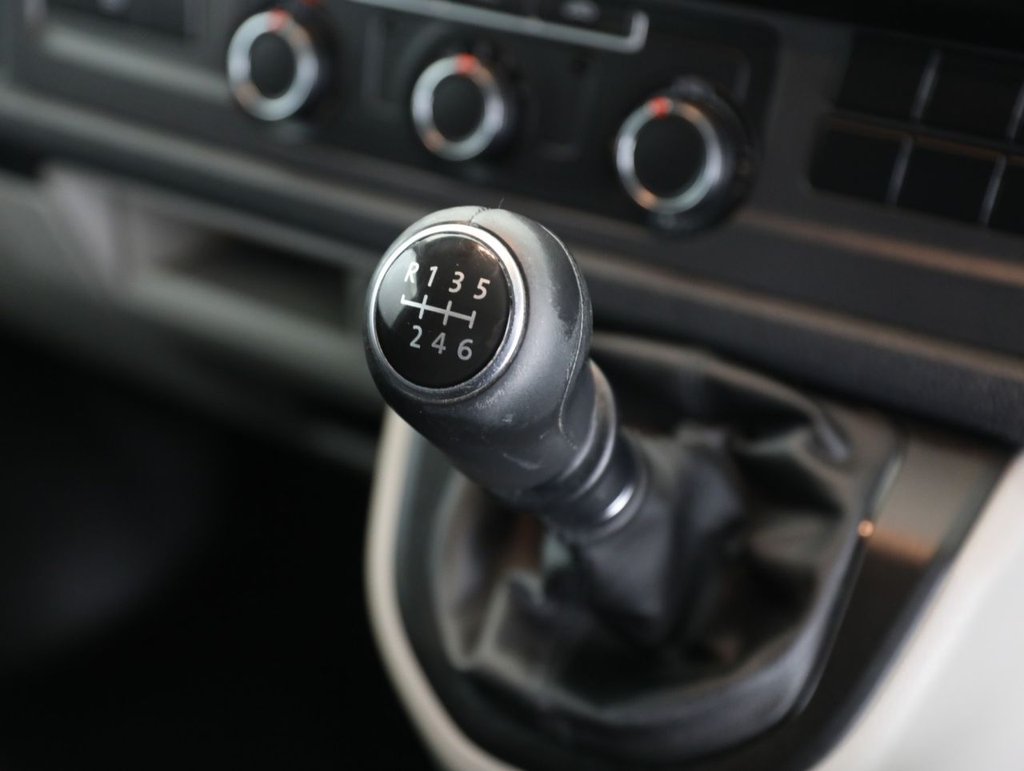 Used Volkswagen Transporter 2019 for sale - 76406206: Photo 24