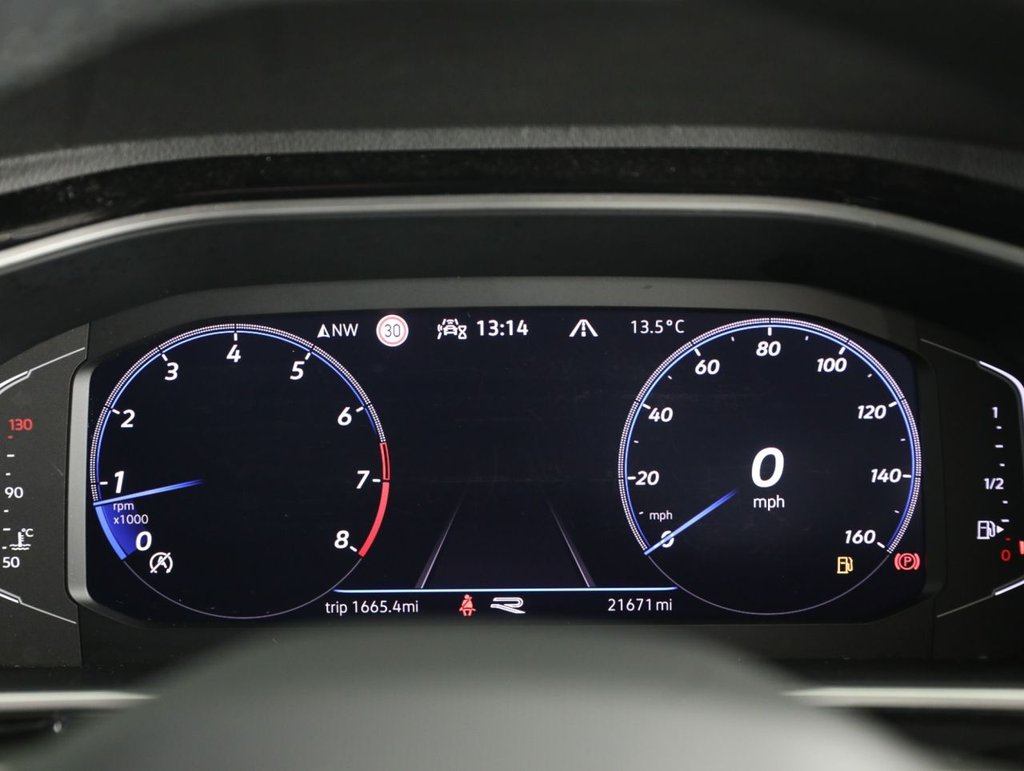 Used Volkswagen T-Roc 2023 for sale - 77809953: Photo 28