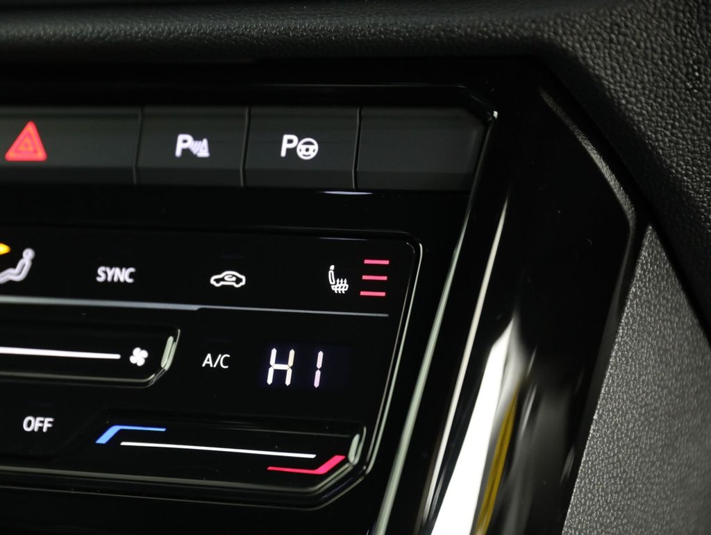 Used Volkswagen T-Roc 2023 for sale - 77809953: Photo 29