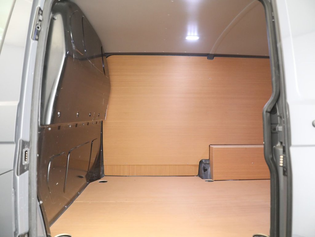 Used Volkswagen Transporter 2023 for sale - 78172518: Photo 39