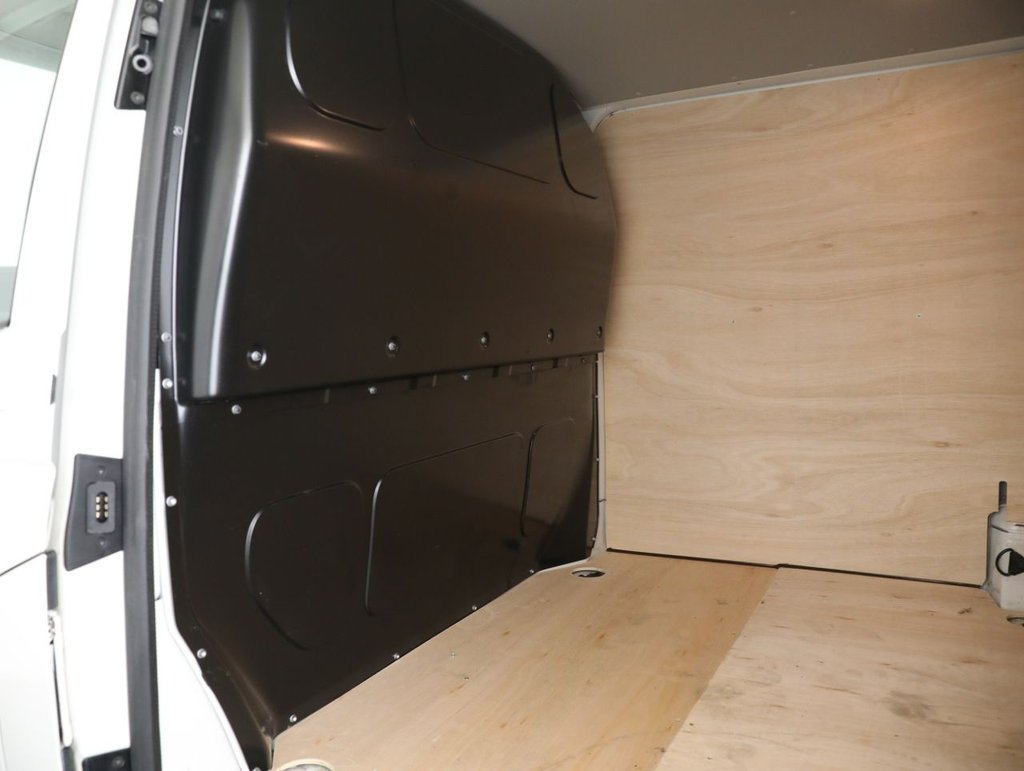 Used Volkswagen Transporter 2019 for sale - 77733943: Photo 39