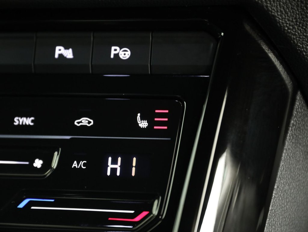 Used Volkswagen T-Roc 2022 for sale - 77588338: Photo 25