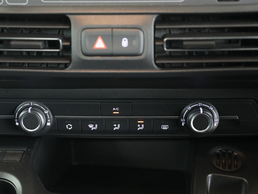 Used Vauxhall Combo Life 2022 for sale - 76647749: Photo 32