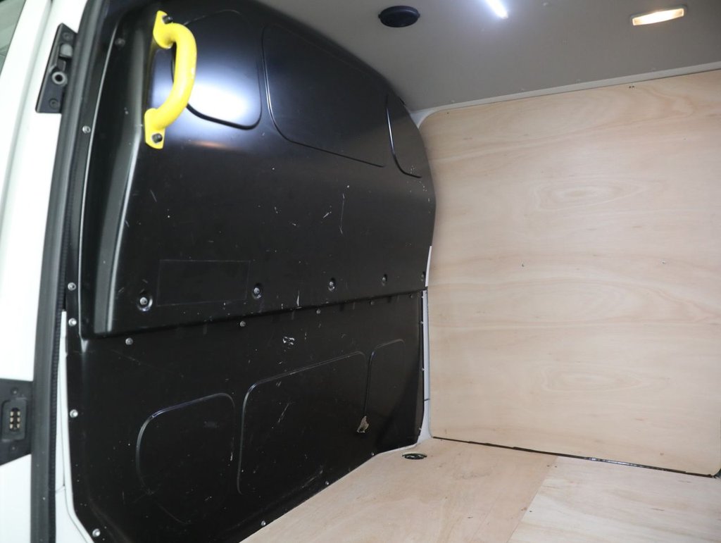 Used Volkswagen Transporter 2019 for sale - 77673713: Photo 35