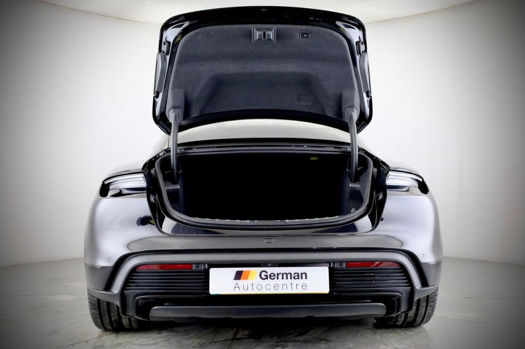 Used Porsche Taycan 2022 for sale - 76261443: Photo 15