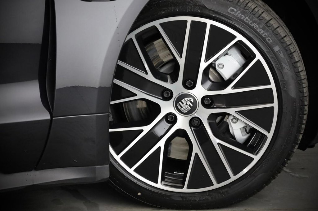 Used Porsche Taycan 2022 for sale - 76261443: Photo 17