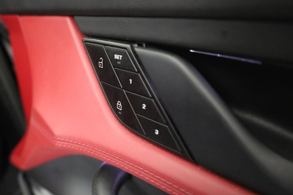 Used Porsche Taycan 2022 for sale - 76261443: Photo 33