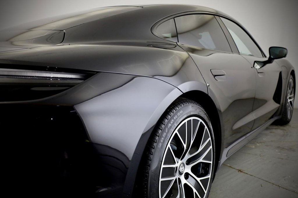 Used Porsche Taycan 2022 for sale - 76261443: Photo 9