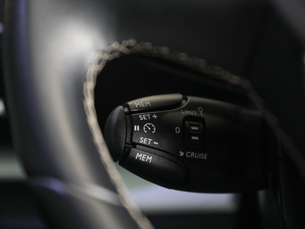 Used Peugeot Traveller 2020 for sale - 78022057: Photo 37