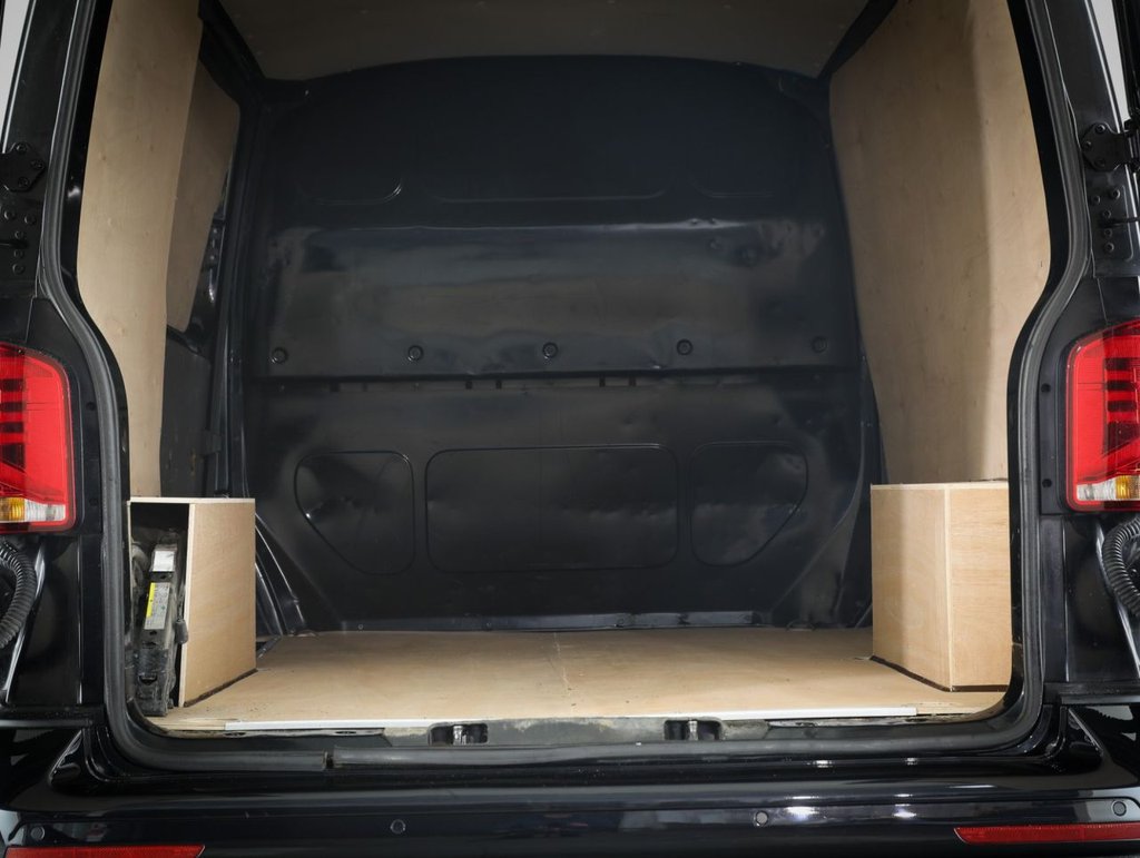 Used Volkswagen Transporter 2023 for sale - 77680575: Photo 16